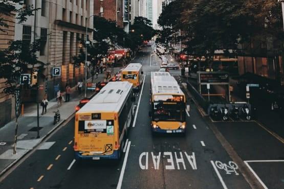 Motorista e empresa de ônibus são condenados por ofensas a usuário