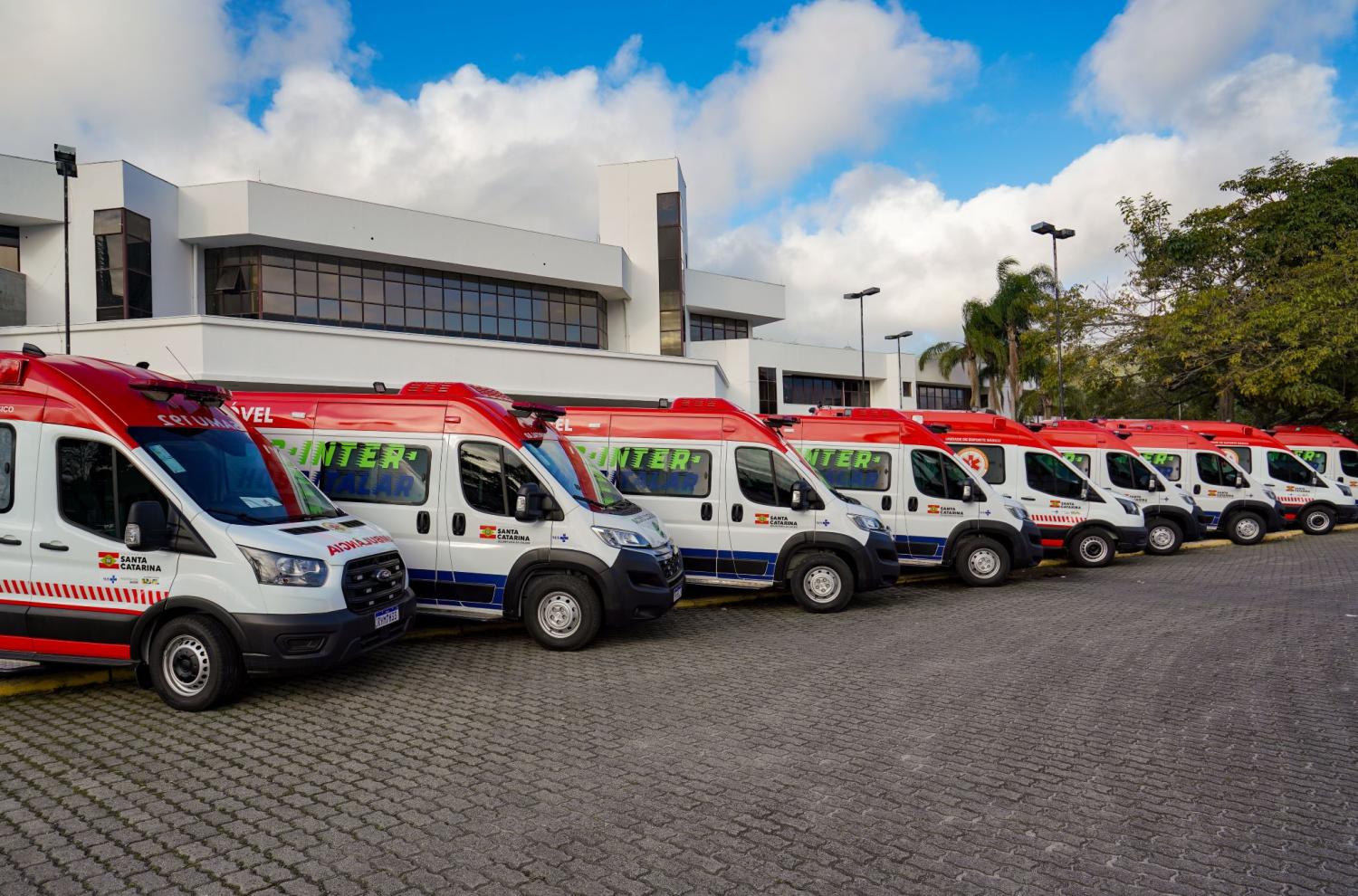 Governo do Estado entrega 21 novas ambulâncias ao SAMU e ao Serviço Inter-hospitalar