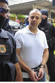 No Rio, escola de samba irá festejar Cabral, condenado a 435 anos por roubo