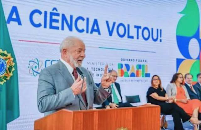 O NOVO GOVERNO E OS VELHOS HÁBITOS