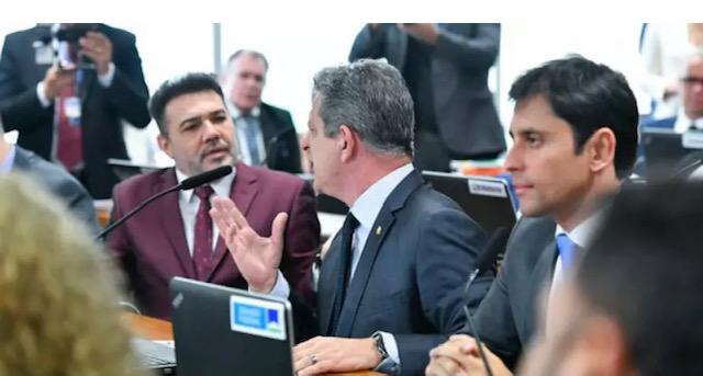 CPMI do 8 de Janeiro: deputado diz que foi alvo de cuspe de senador petista