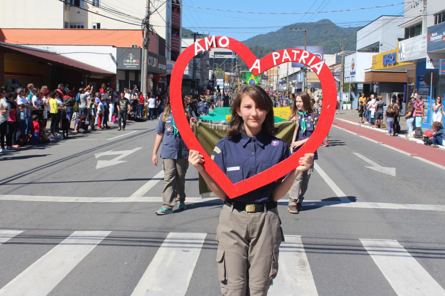 Desfile de Sete de Setembro acontece na Reinoldo Rau neste ano