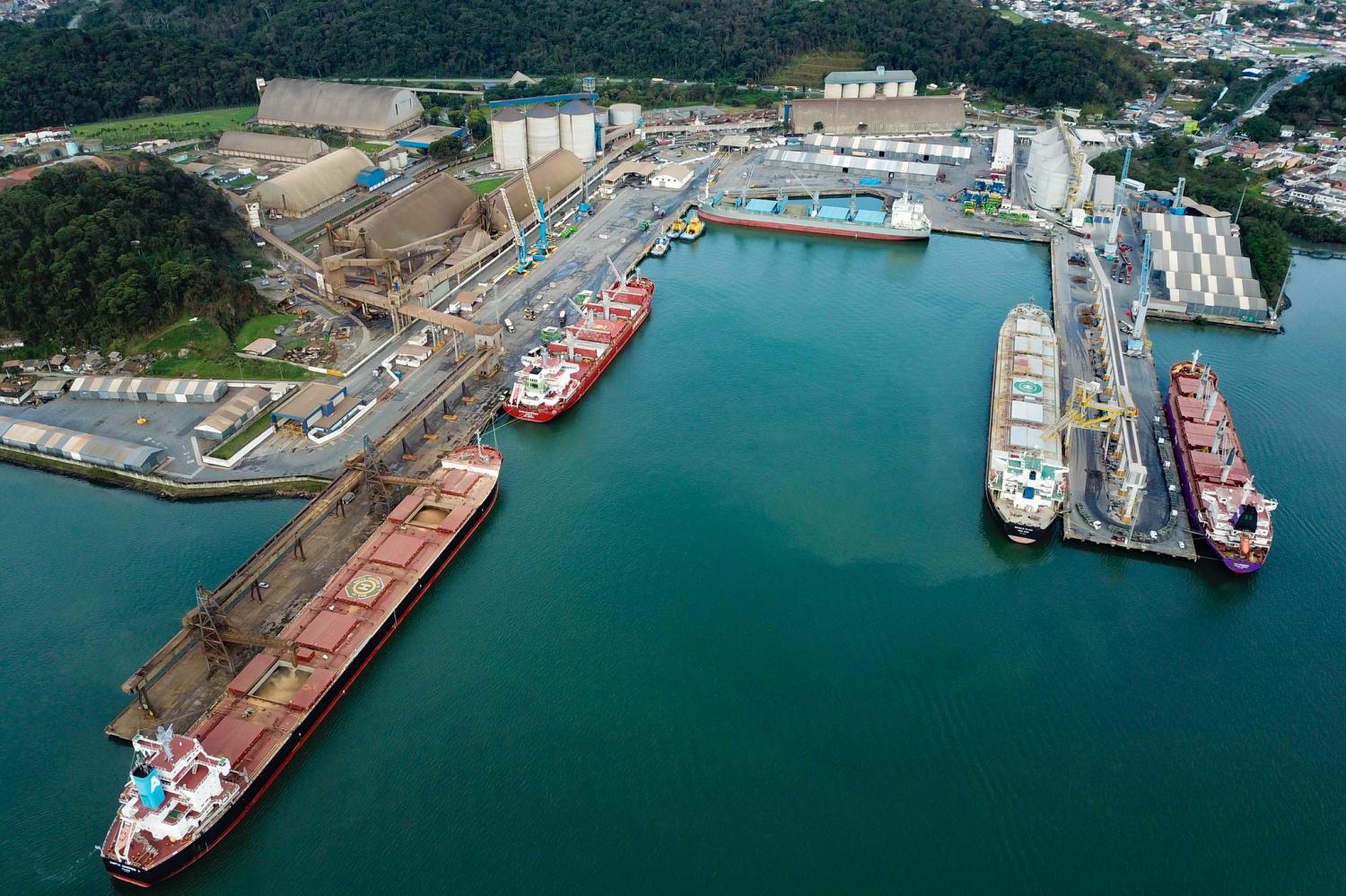 Portos de Santa Catarina registram 6,8% de crescimento na movimentação de cargas no primeiro semestre
