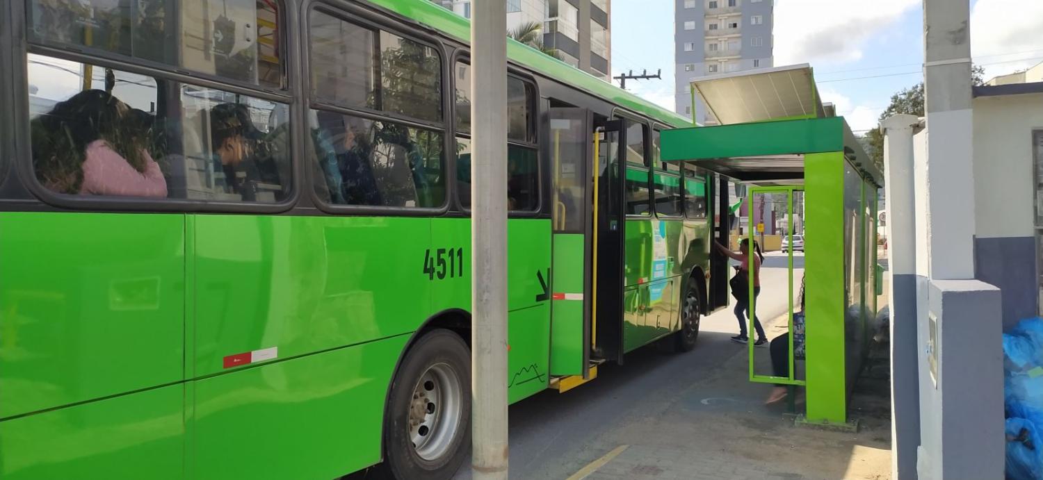 Paradas de ônibus em Nereu Ramos são alteradas devido a obras