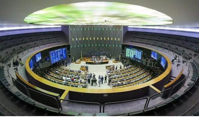 Só 78 dos 513 deputados têm 100% de presença na Câmara
