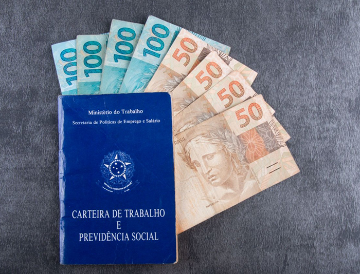Primeira parcela do décimo terceiro deve ser paga até esta quinta