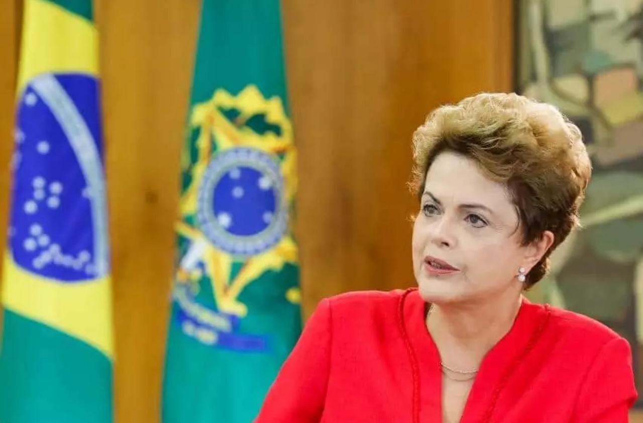 Responsável por recessão e pedaladas, Dilma é eleita ‘Mulher Economista 2023’