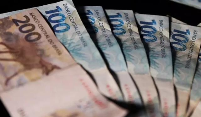 Novo salário mínimo de R$ 1.412 entra em vigor, com ganho real