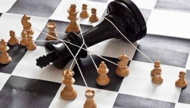 O TABULEIRO DA POLÍTICA E SEUS MOVIMENTOS