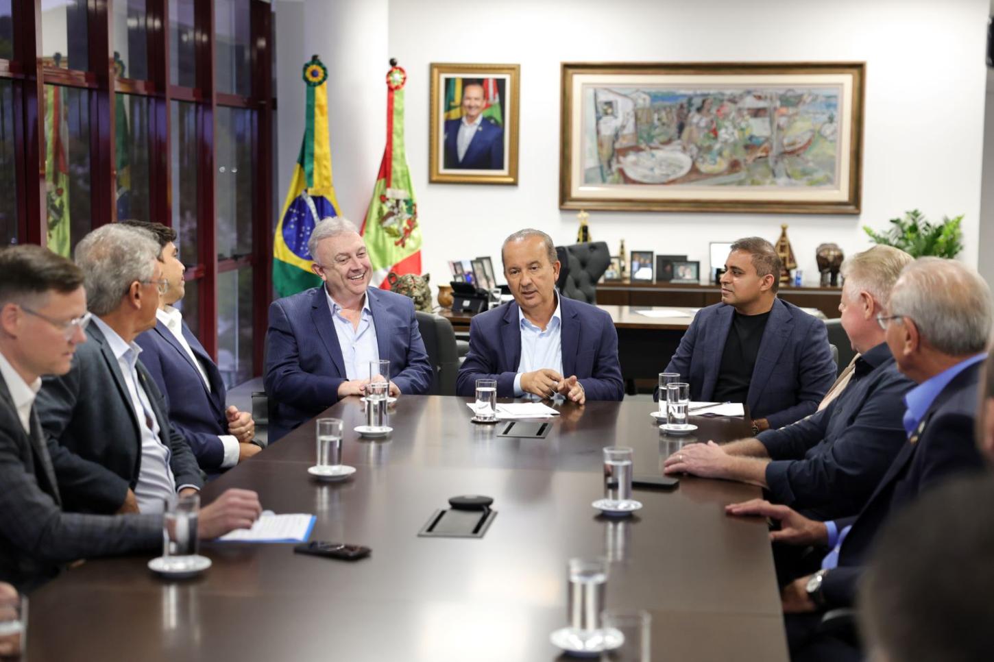 Governo assina protocolo de intenções com duas empresas
