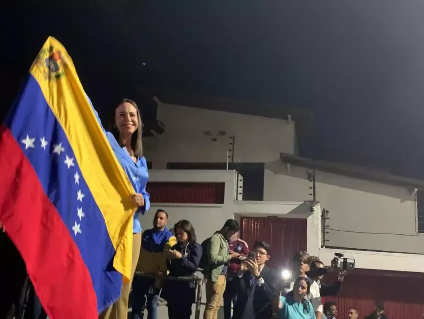 Maduro sequestra diretor de campanha de Corina Machado