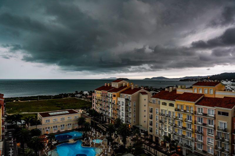 Frente fria chega a Santa Catarina