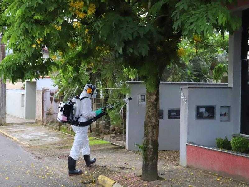 Fumacê passará por ruas da Barra do Rio Molha em Jaraguá do Sul na segunda-feira (3)