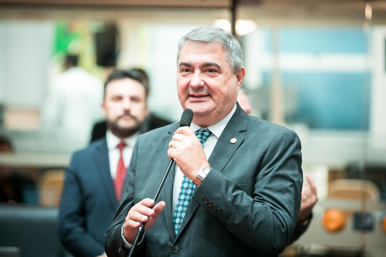 Lunelli cobra instalação de equipamentos na Escola Professor Lino Floriani