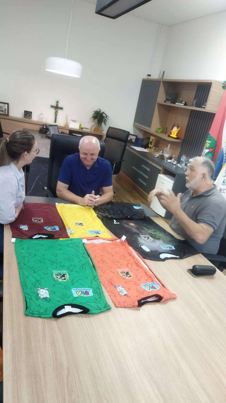 Prefeitura de Corupá entregou uniformes no último sábado