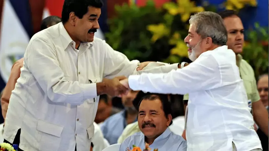 Lula se acovarda com ditador amigo e mundo constrange o Brasil