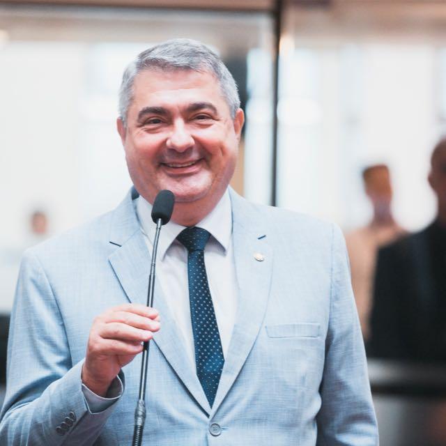 Lunelli apresenta projeto de lei para simplificar processo de registro de imóveis em SC