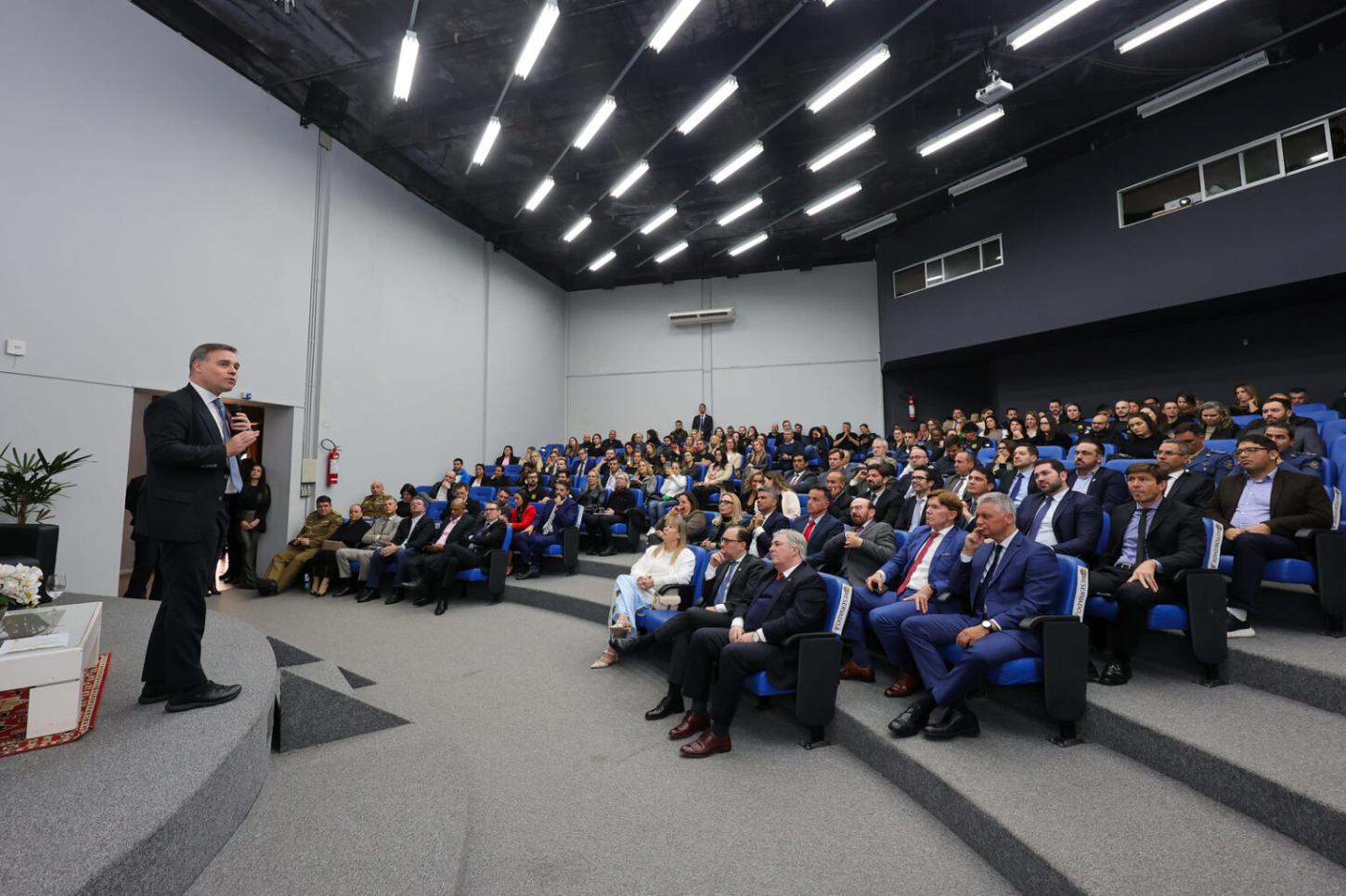 Ministro do STF, André Mendonça, diz que governança é fundamental nas instituições de segurança pública