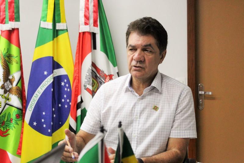 Prefeito de Crici&uacute;ma &eacute; preso em opera&ccedil;&atilde;o que investiga crimes envolvendo servi&ccedil;o  funer&aacute;rio - Pense Jornal