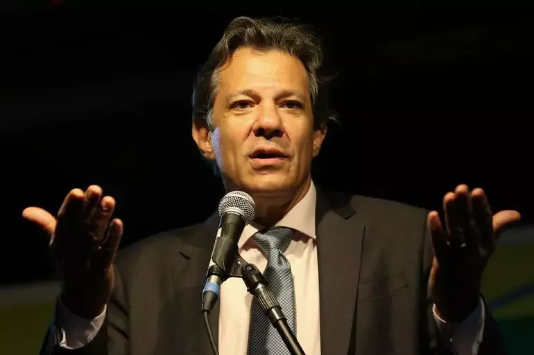 Haddad agora culpa seca por alta de preços e evita juros