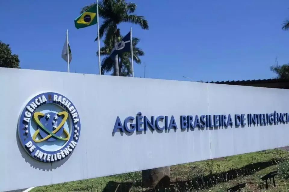 Abin já não viaja com Lula ao exterior por falta de verba