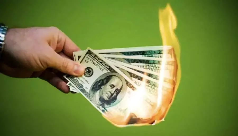 Brasil torra reservas e saldo entra em nível crítico