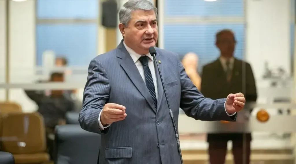 Lunelli relata projeto que proíbe nomeação de invasores de propriedades para cargos públicos