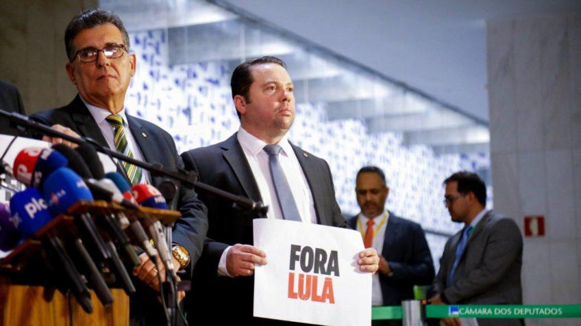 Pedido de Impeachment de Lula já passa de 105 assinaturas