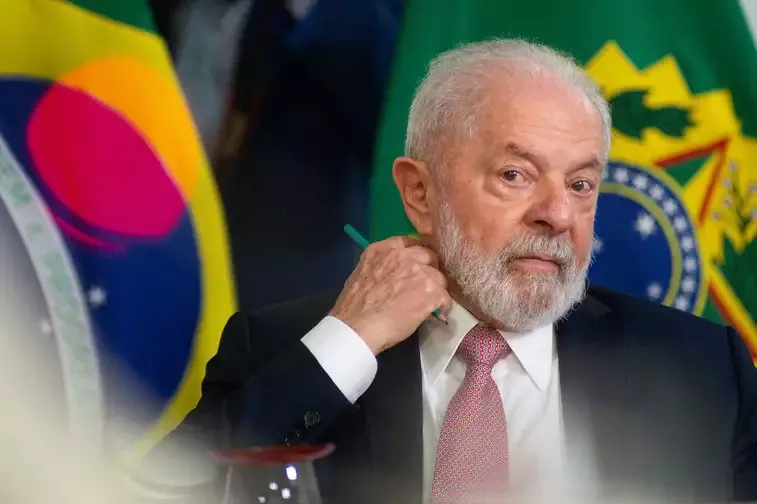 Reprovação do Governo Lula sobe para 49%