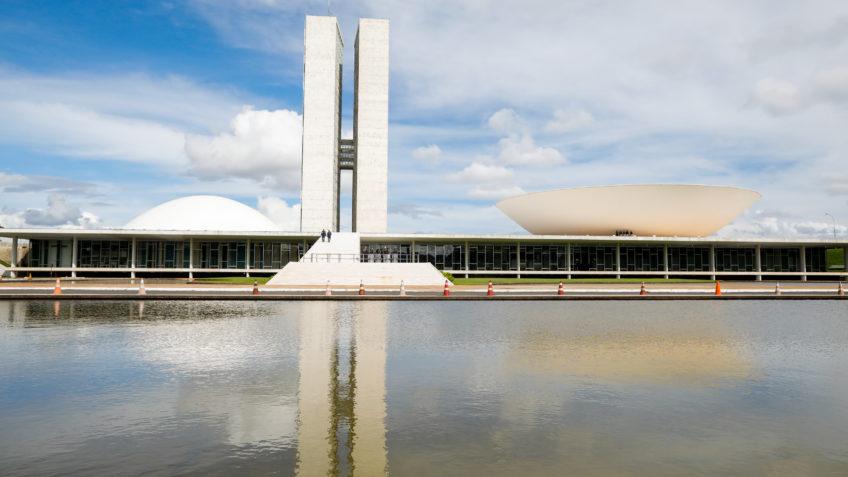 Com meses de atraso, Congresso aprova Orçamento de R$ 5,9 tri em 2025.