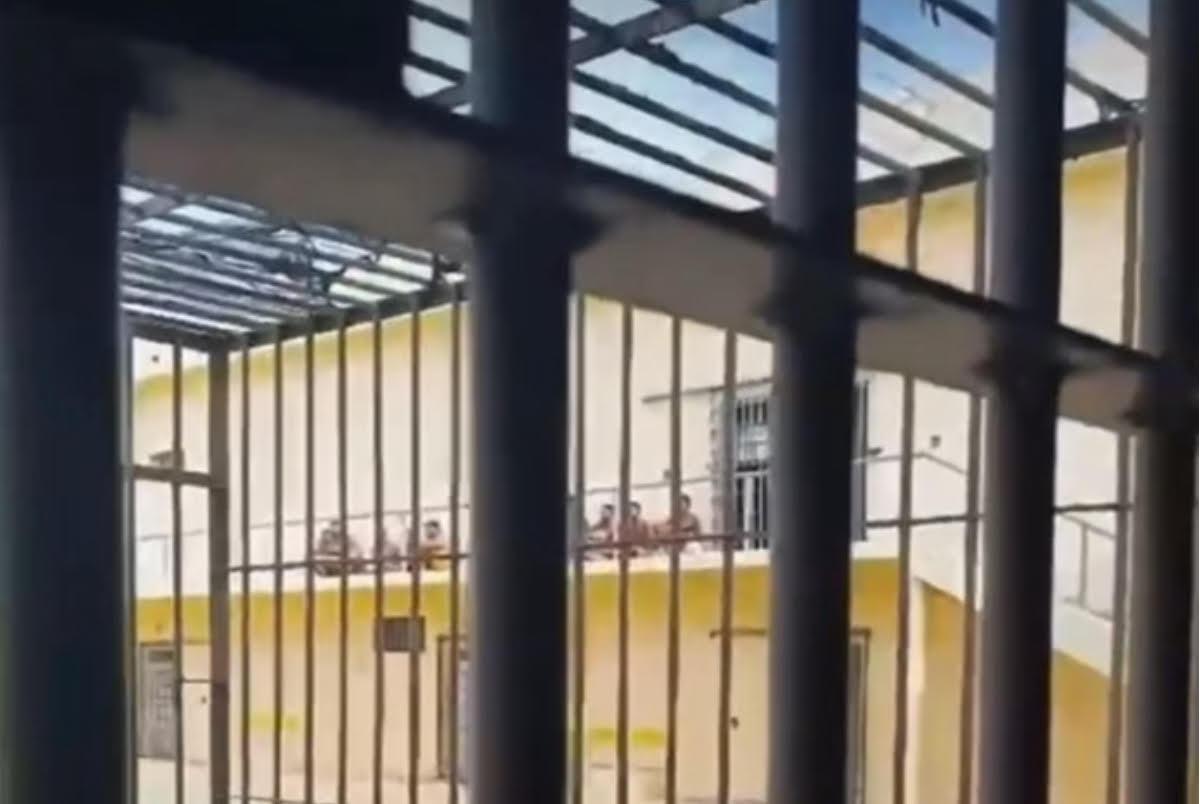 Integrantes do PCC tinham uísque, JBL, TV e maconha na prisão