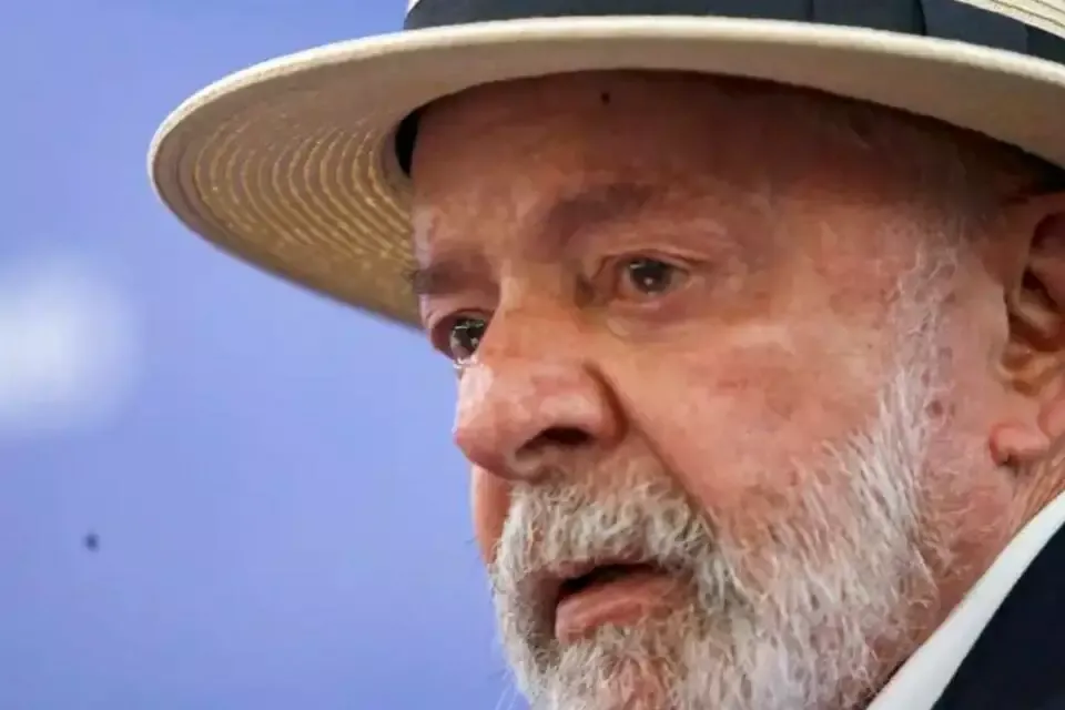 Partidos aliados avaliam desembarque do governo Lula, que está ladeira abaixo