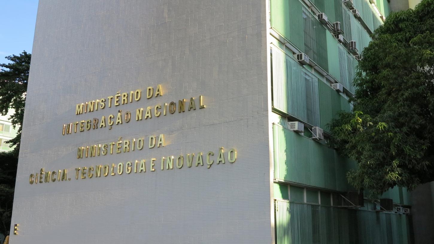 Servidores apontam crise e risco de colapso na TI do governo federal