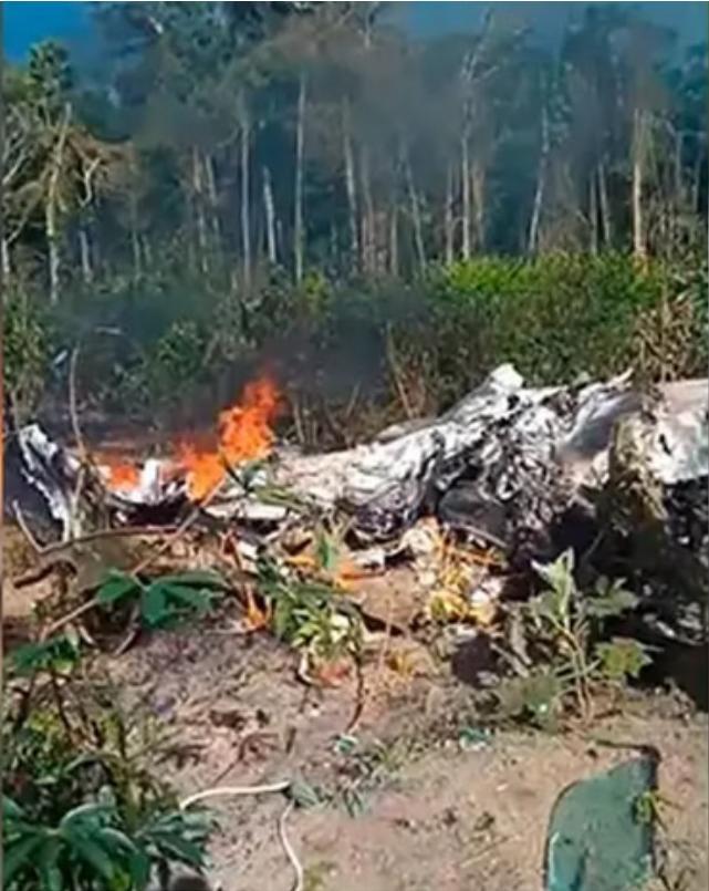 Avião com traficantes cai após ser interceptado por caças da FAB