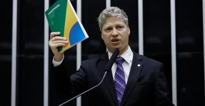 Deputados acusam abuso de Moraes contra diplomatas