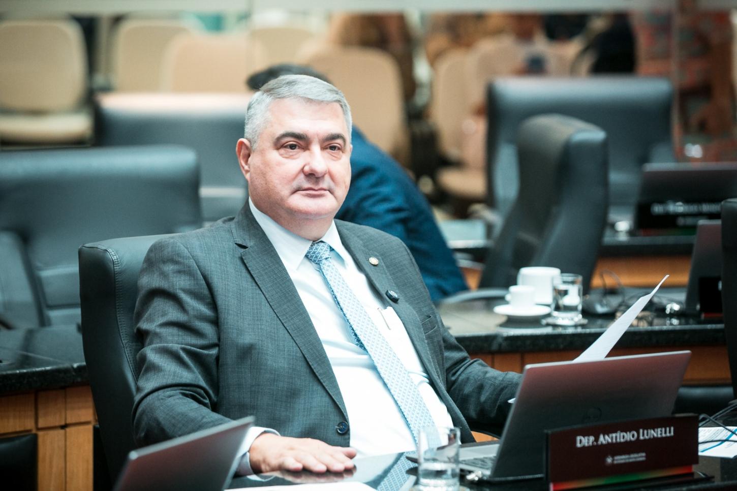 Lunelli propõe lei que incentiva técnica inovadora para recuperação de imóveis públicos degradados