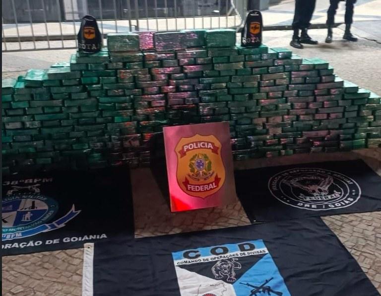 PF, em ação conjunta com a PMGO, apreende uma tonelada de drogas em Goiás