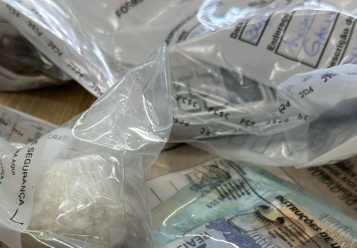 DLAV/DEIC prende seis pessoas em investigação pelo crime de tráfico de drogas e comércio de armas entre outros delitos