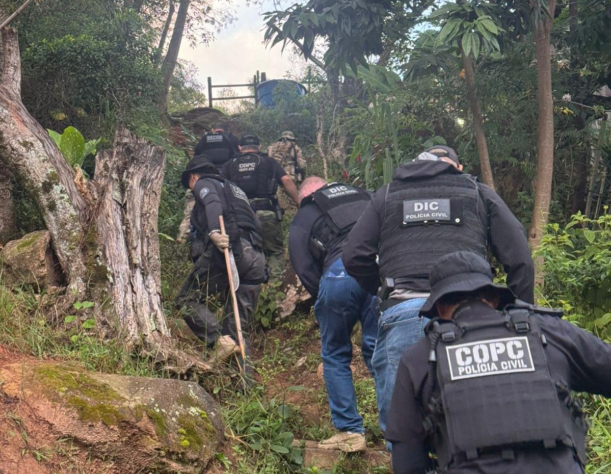 Polícia Civil encontra cadáver em cemitério clandestino em São José