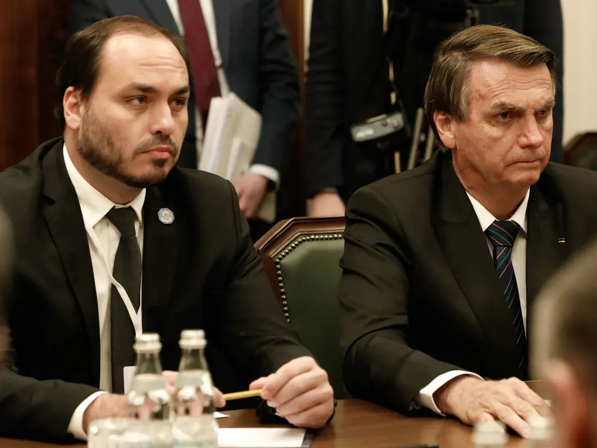 Bolsonaro confirma Carlos ao Senado em Santa Catarina e explica motivo