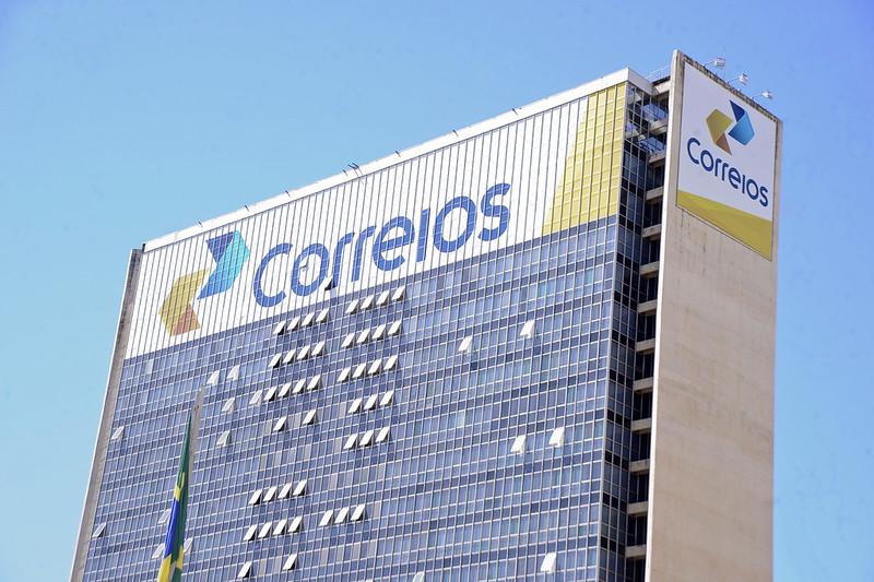 Correios quebrado consome ‘taxa das blusinhas’