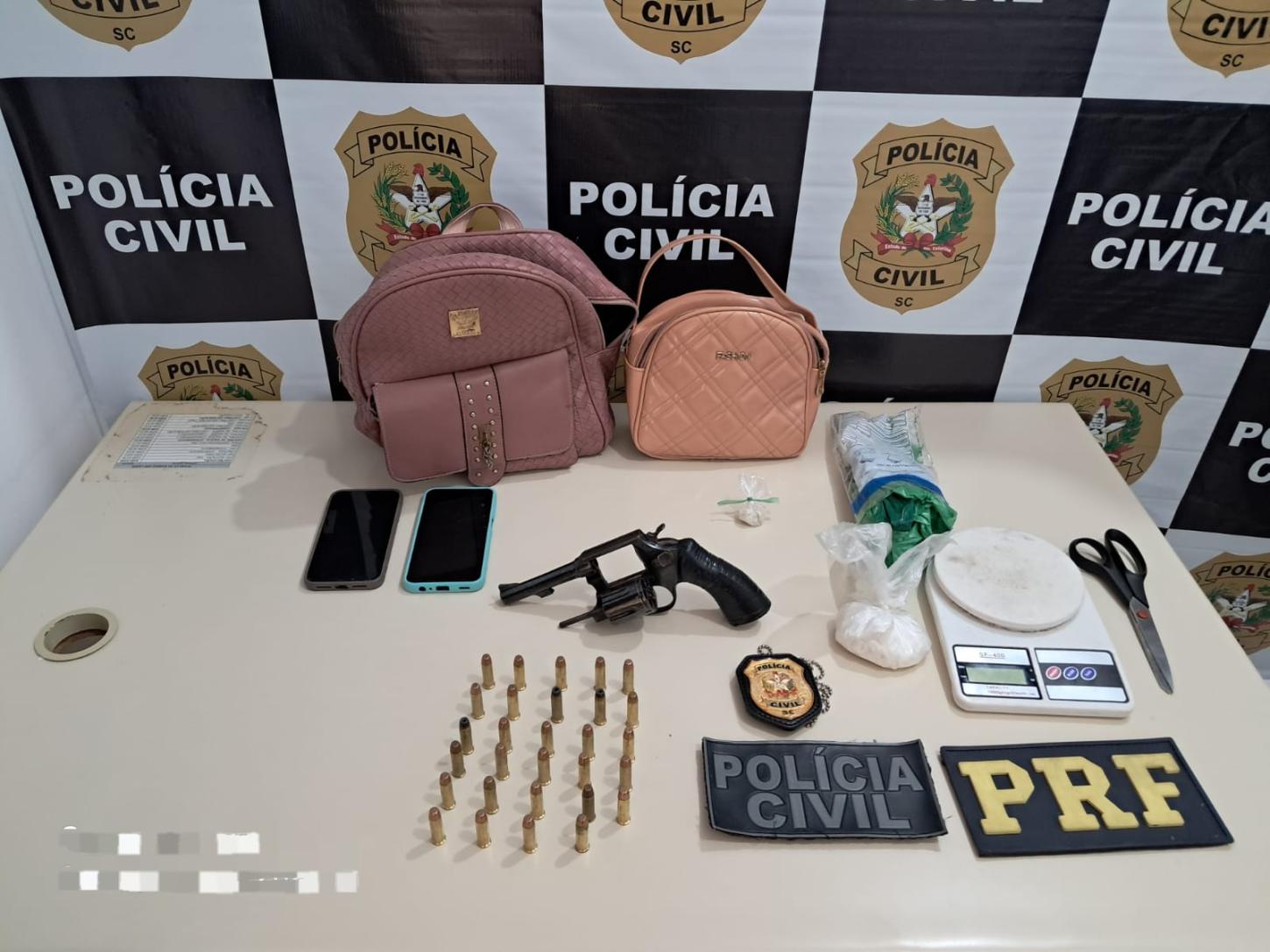Polícia Civil prendeu mulher integrante de facção criminosa