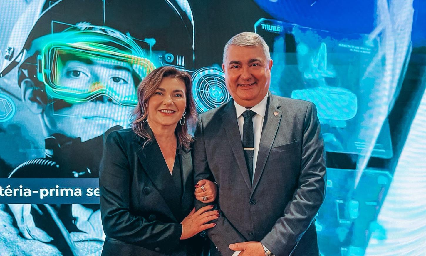 Viviane Lunelli recebe Ordem do Mérito Industrial da FIESC