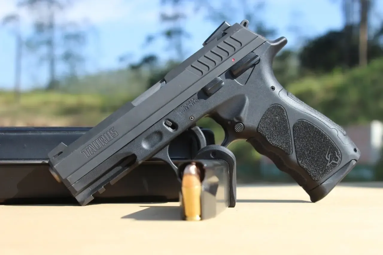 Com tarifaço, Taurus cogita em mudar fábrica para EUA. Ação despenca