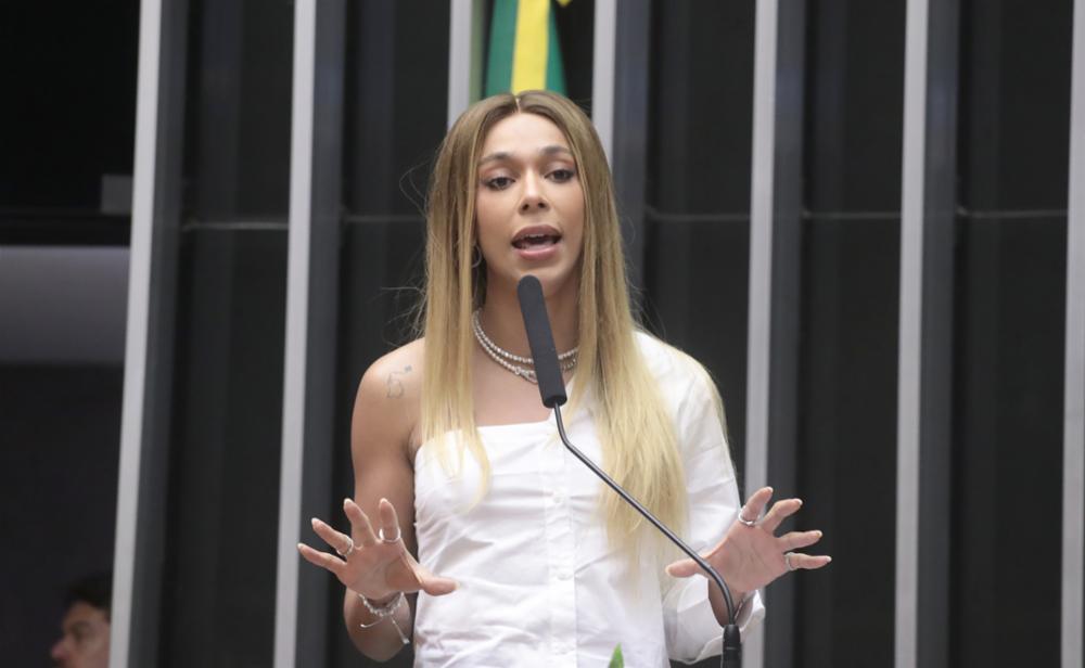 Erika Hilton é cobrada na Justiça por gastos com segurança irregular