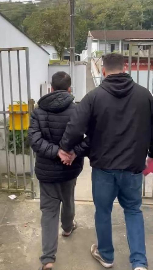 Polícia Civil prende em Blumenau autor de homicídio ocorrido no Paraná