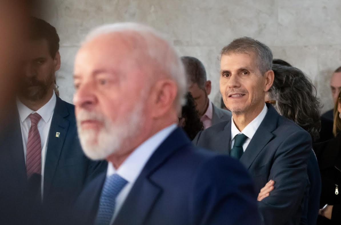 Secom prepara novo slogan do governo Lula