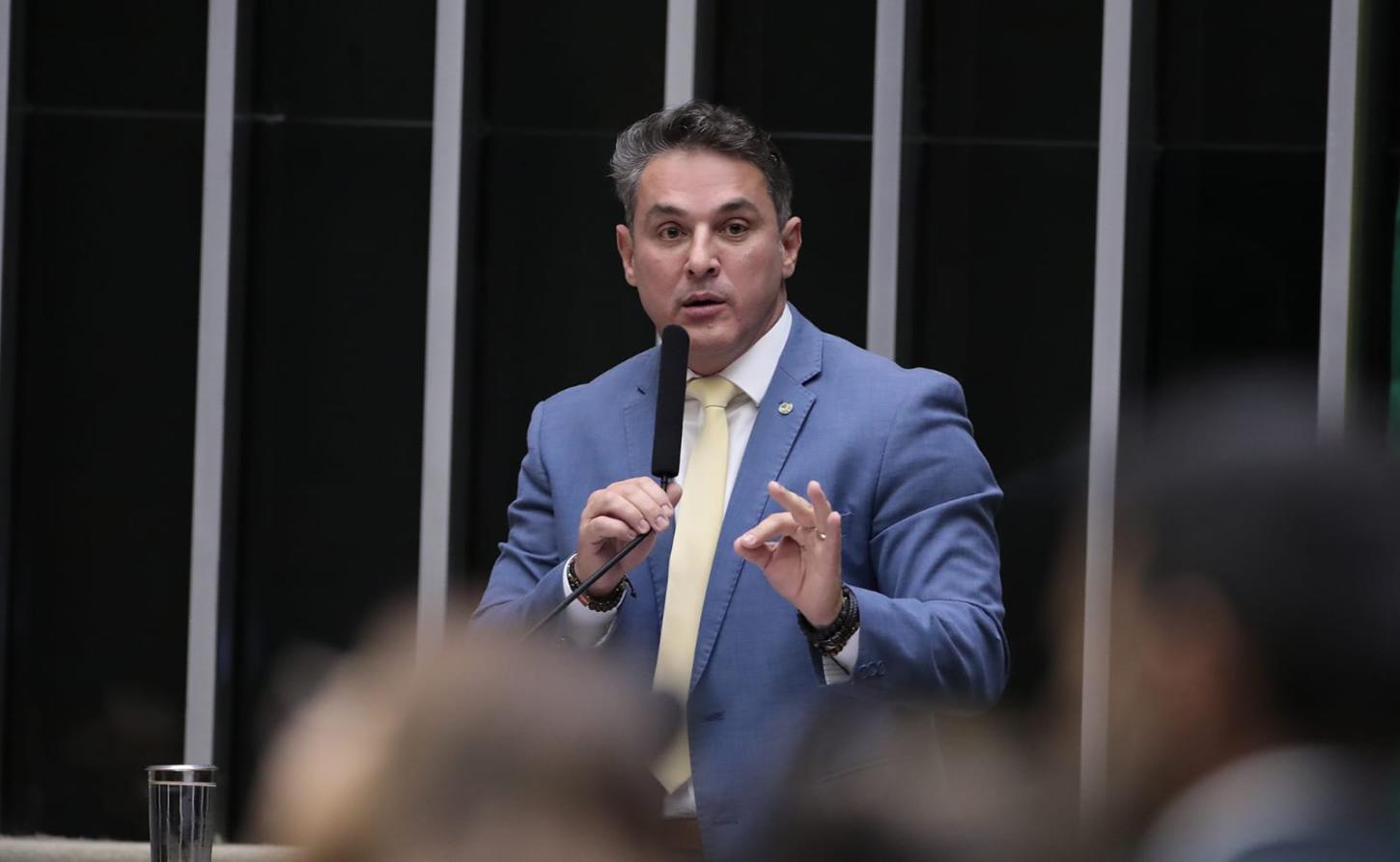 Sidônio não vai à Câmara e oposição diz que ministro fugiu