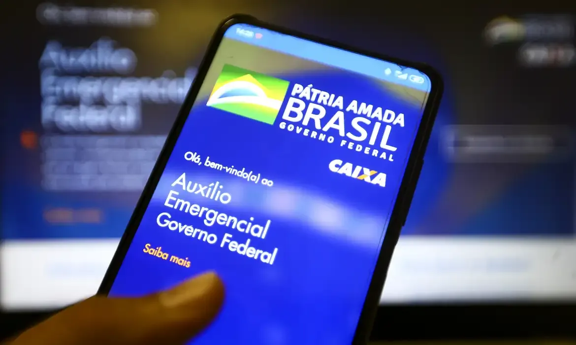 TCU: ex-gerente da Caixa fraudou R$ 1,5 milhão de Auxílio Emergencial