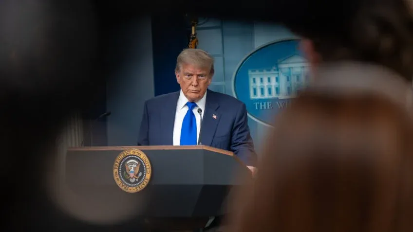 Trump ameaça países alinhados ao Brics com tarifa adicional de 10%